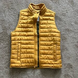 Mens gap vest size M